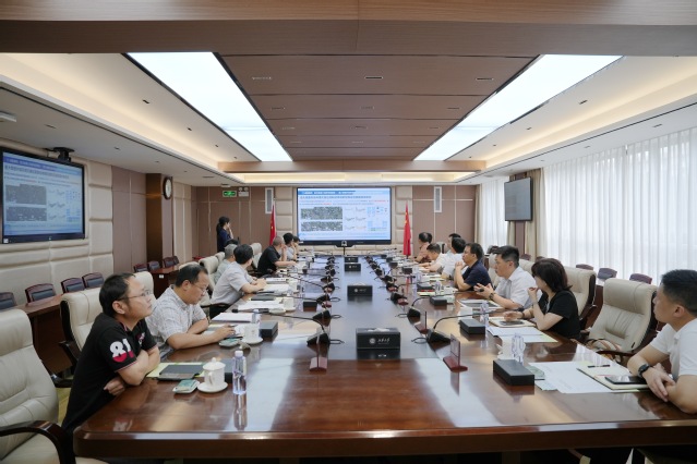 四川省应急管理厅副厅长郑小清一行来校调研交流